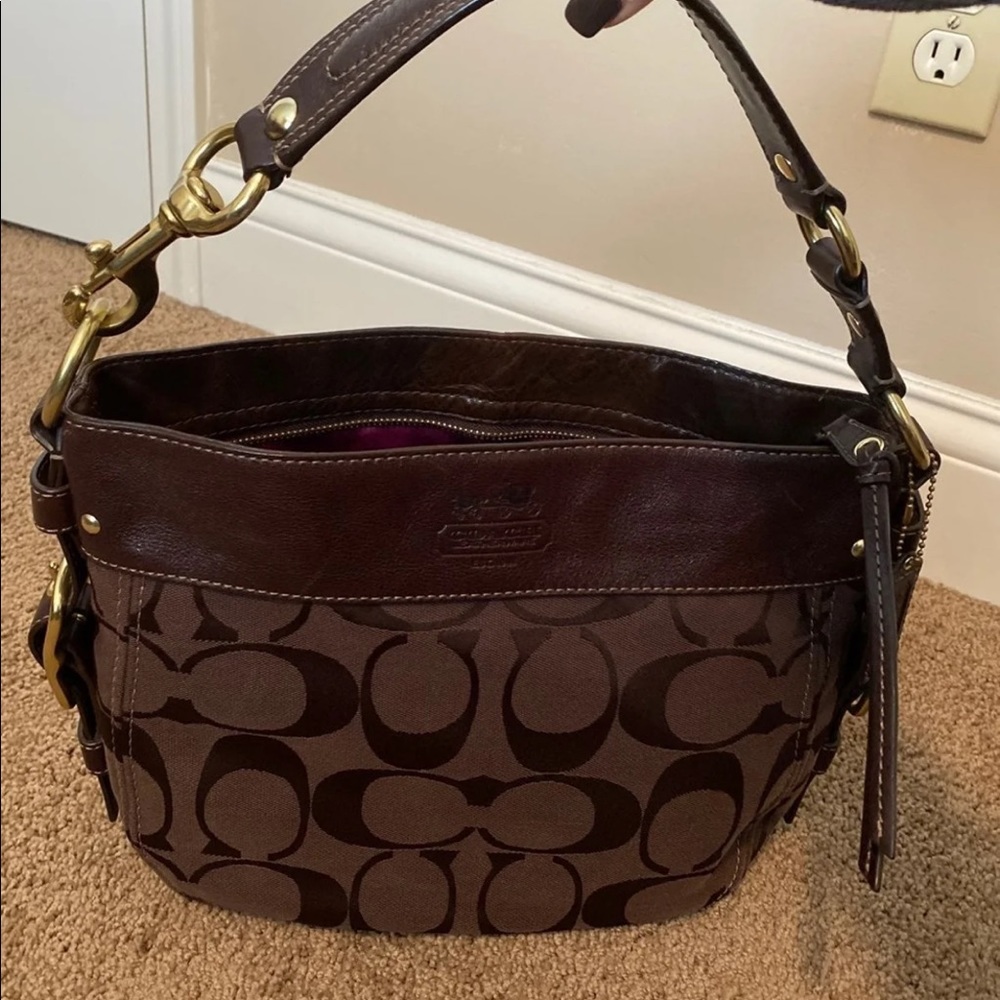 Coach chocolate medium Signature Zoe